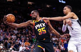 的呐喊声中 的呐喊声中