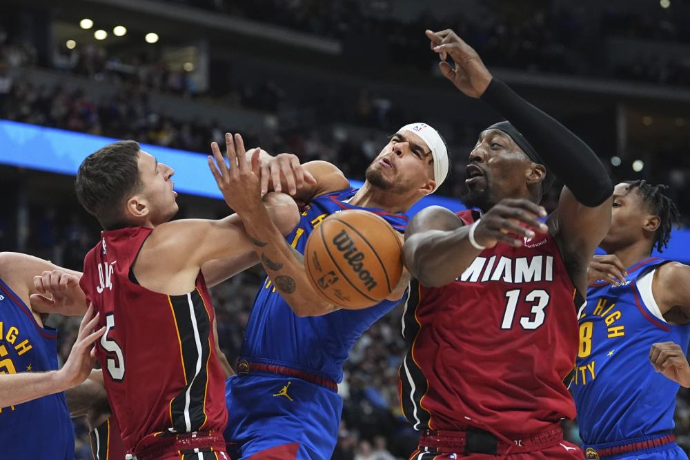 相比之下 相比之下