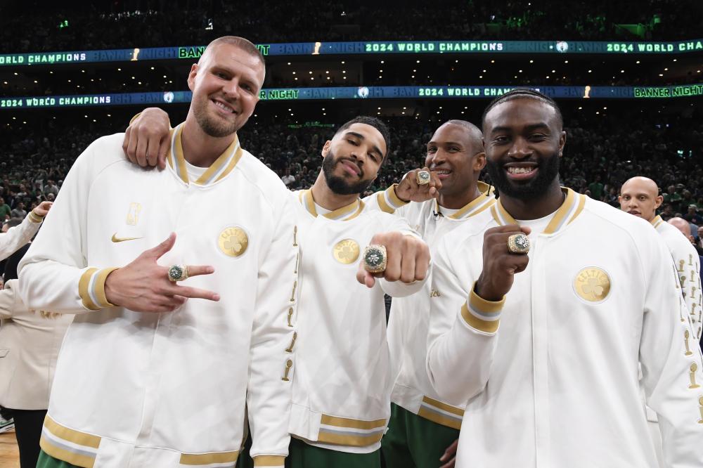 更衣室的氛 更衣室的氛