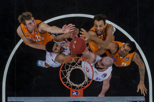 再次换帅 再次换帅